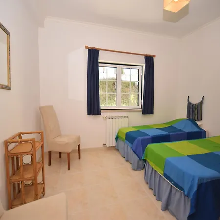 In Casais De Santa Helena * Carreiros