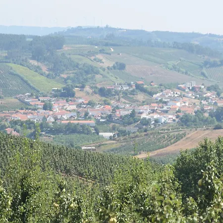 In Casais De Santa Helena *