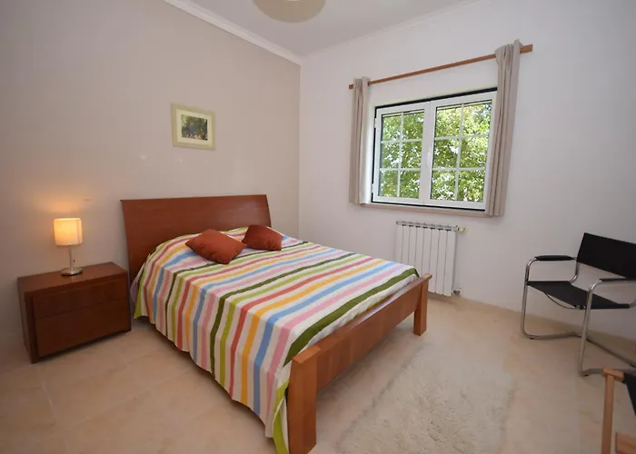 In Casais De Santa Helena